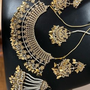 Punjabi traditinal Necklace Never worn Just received  too heavy for me